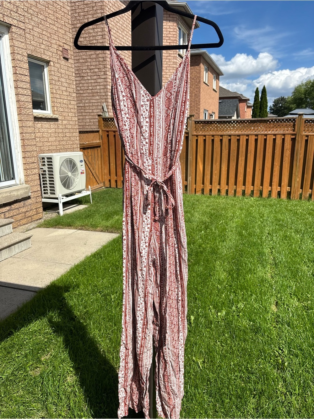 Forever 21 Red & White Patterned Sleeveless Jumpsuit
